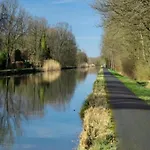 In Near Castle Ruins 木屋 *