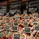 In Near Castle Ruins 木屋 *