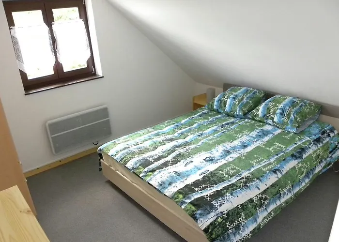 בקתה In Near Castle Ruins *